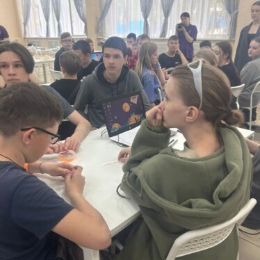 Сотрудники Центра поддержки предпринимательства провели образовательную встречу со школьниками в рамках эстафеты «Мои финансы».